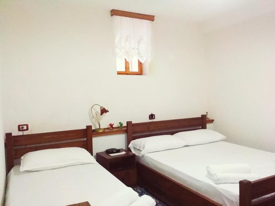Guesthouse Celo Гірокастра Екстер'єр фото